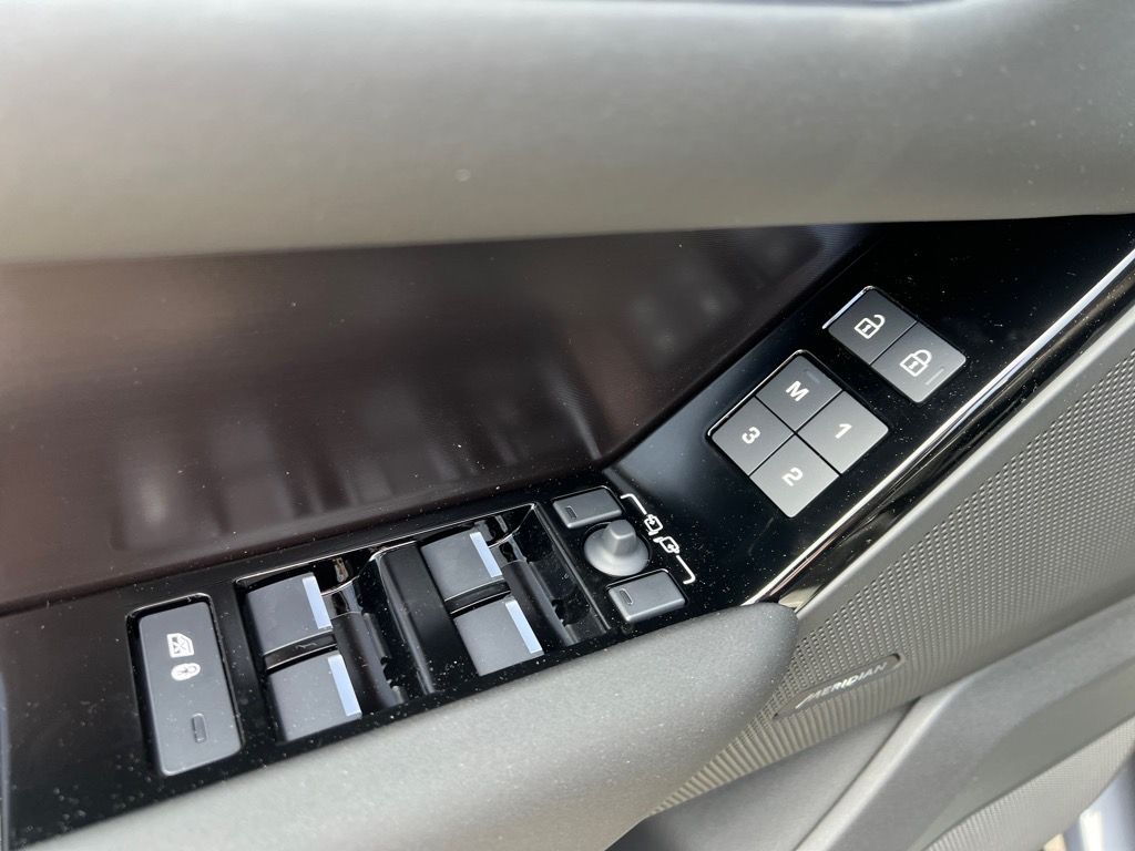 2026 Land Rover Range Rover Velar Dynamic SE - Photo 11