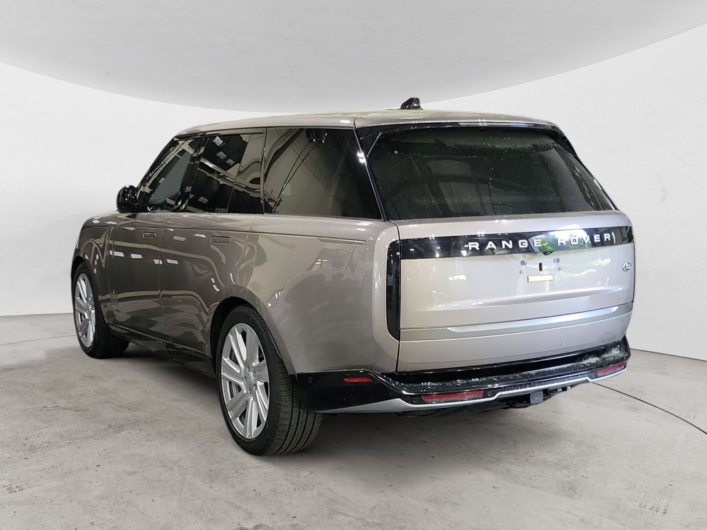 2023 Land Rover Range Rover SE photo 2