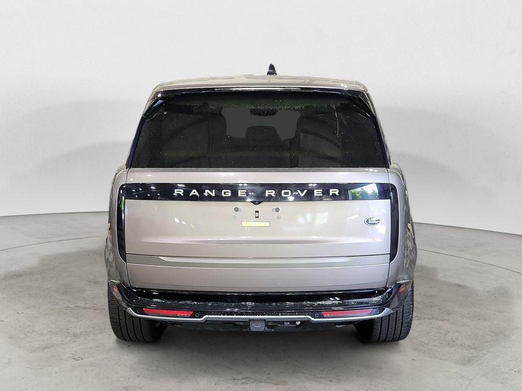2023 Land Rover Range Rover SE photo 3