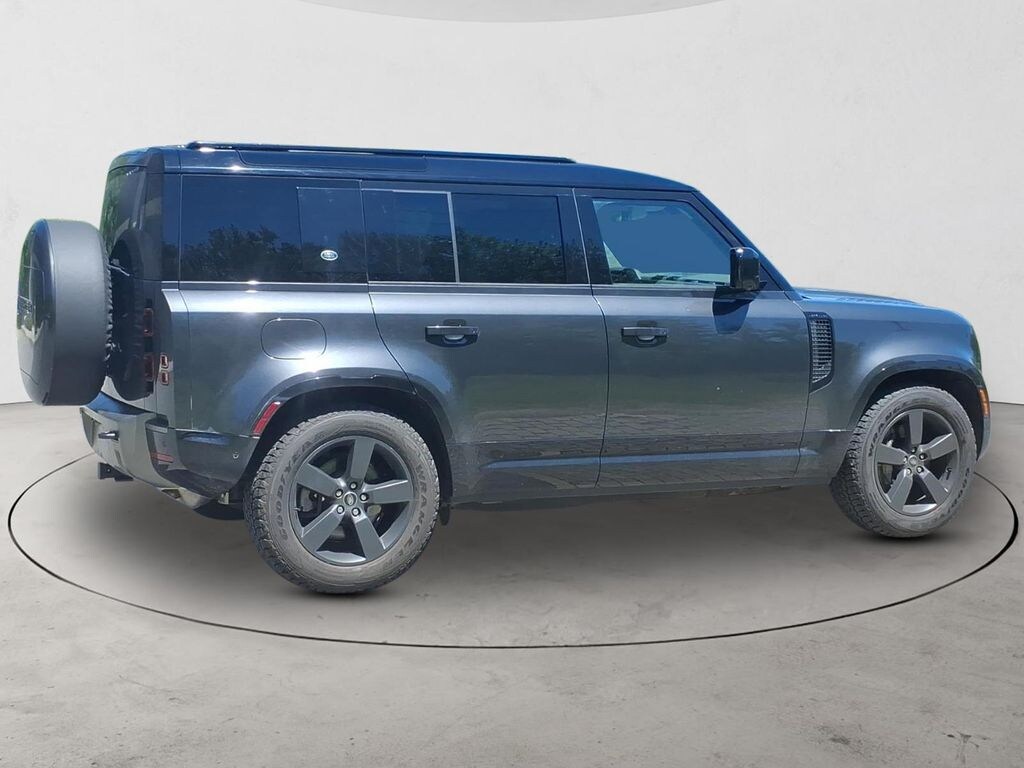 Used 2024 Land Rover Defender 110 X-Dynamic SE SUV