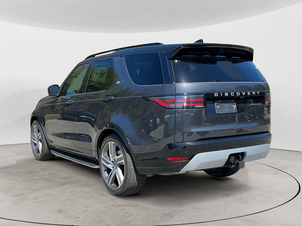 2025 Land Rover Discovery Metropolitan Edition photo 3