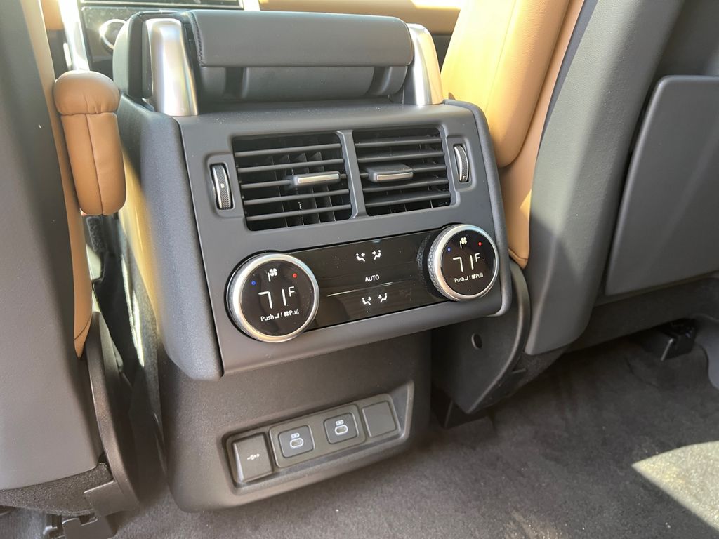 2025 Land Rover Discovery Metropolitan Edition - Photo 24