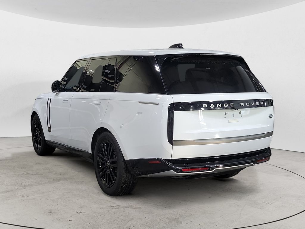 2023 Land Rover Range Rover SE photo 3