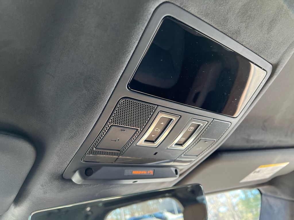 2026 Land Rover Defender V8 - Photo 18