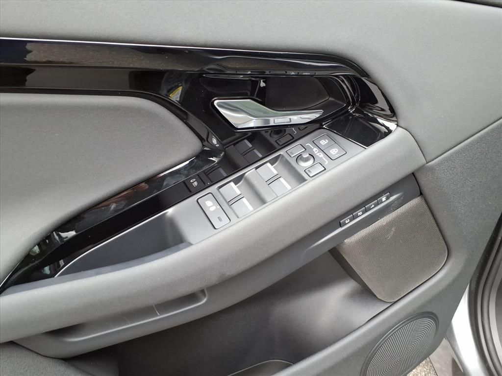 2026 Land Rover Range Rover Evoque Dynamic SE - Photo 10