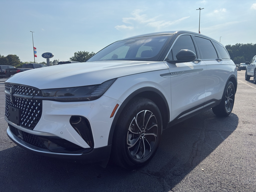2024 Lincoln Nautilus Premiere AWD's photo