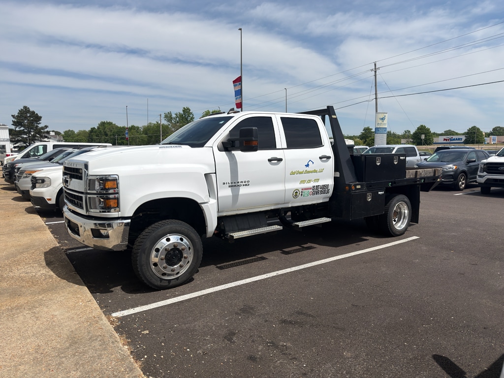 Used 2022 Chevrolet Silverado 4500HD / Silverado 5 Work Truck Crew Cab