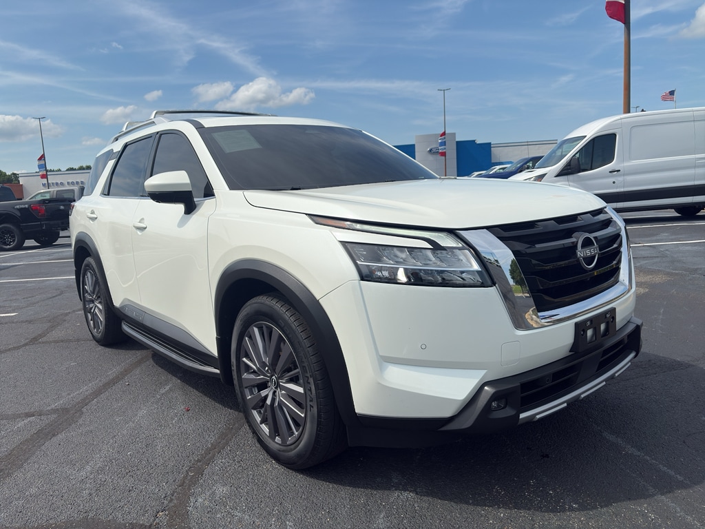 Used 2023 Nissan Pathfinder SL Sport Utility