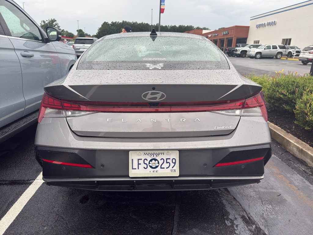 Used 2024 Hyundai Elantra Limited Sedan