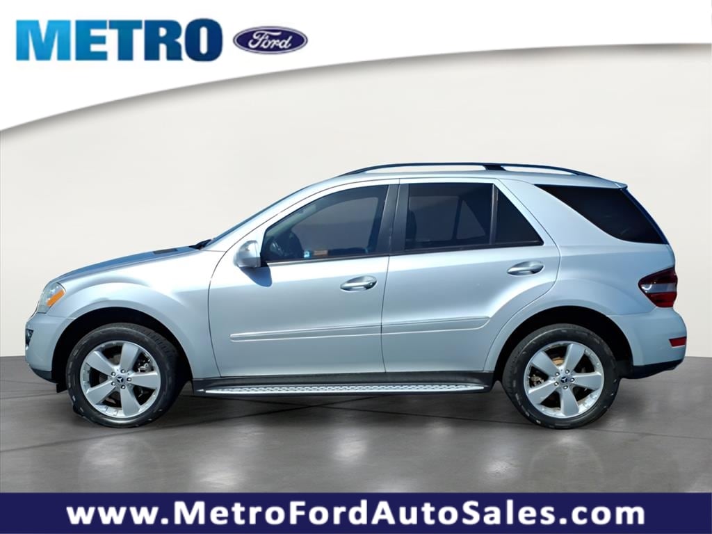 Used 2009 Mercedes-Benz M-Class ML350 with VIN 4JGBB56E59A523083 for sale in Tupelo, MS