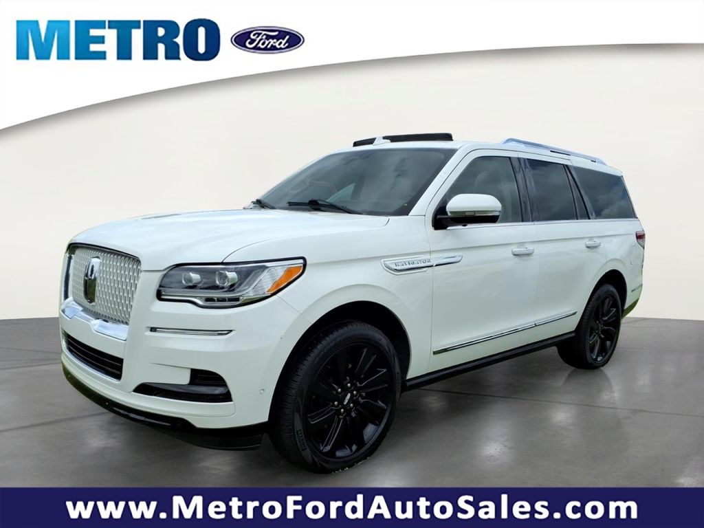2022 Lincoln Navigator Reserve's photo