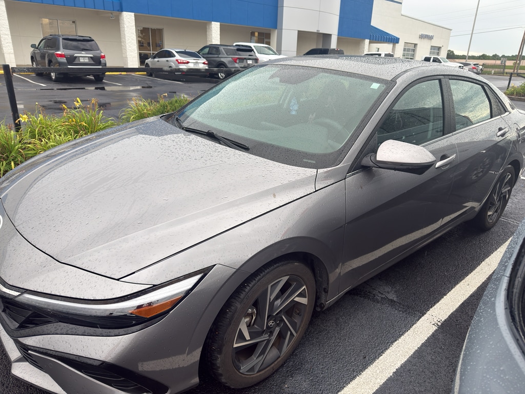 Used 2024 Hyundai Elantra Limited Sedan