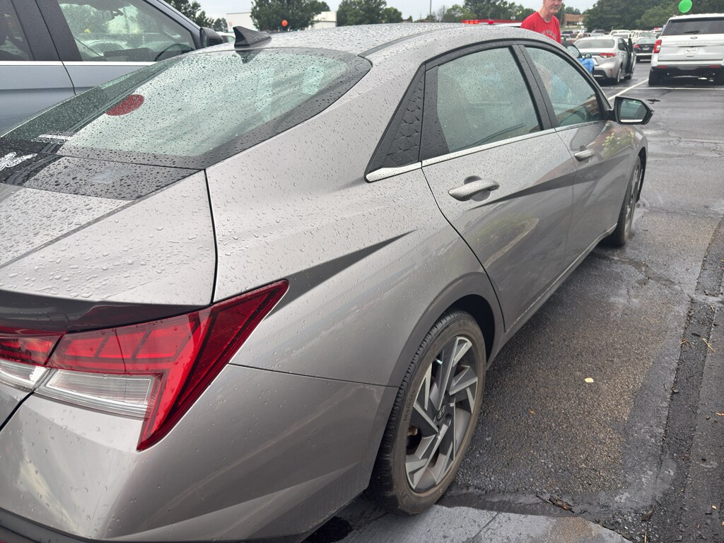 Used 2024 Hyundai Elantra Limited Sedan