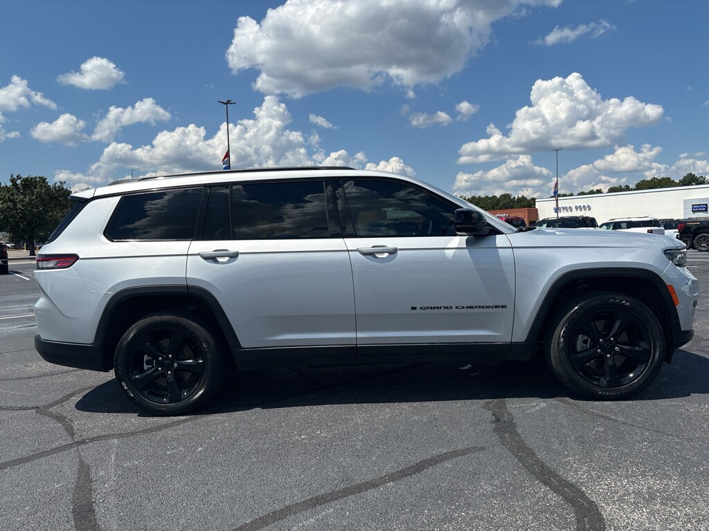 Used 2025 Jeep Grand Cherokee L Altitude X Sport Utility