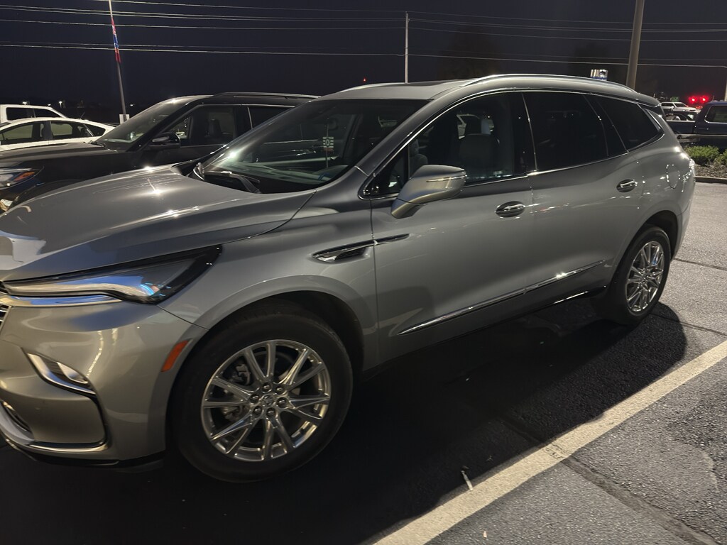 Used 2024 Buick Enclave Essence Sport Utility