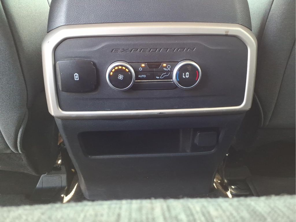 2022 Ford Expedition XLT - Photo 15