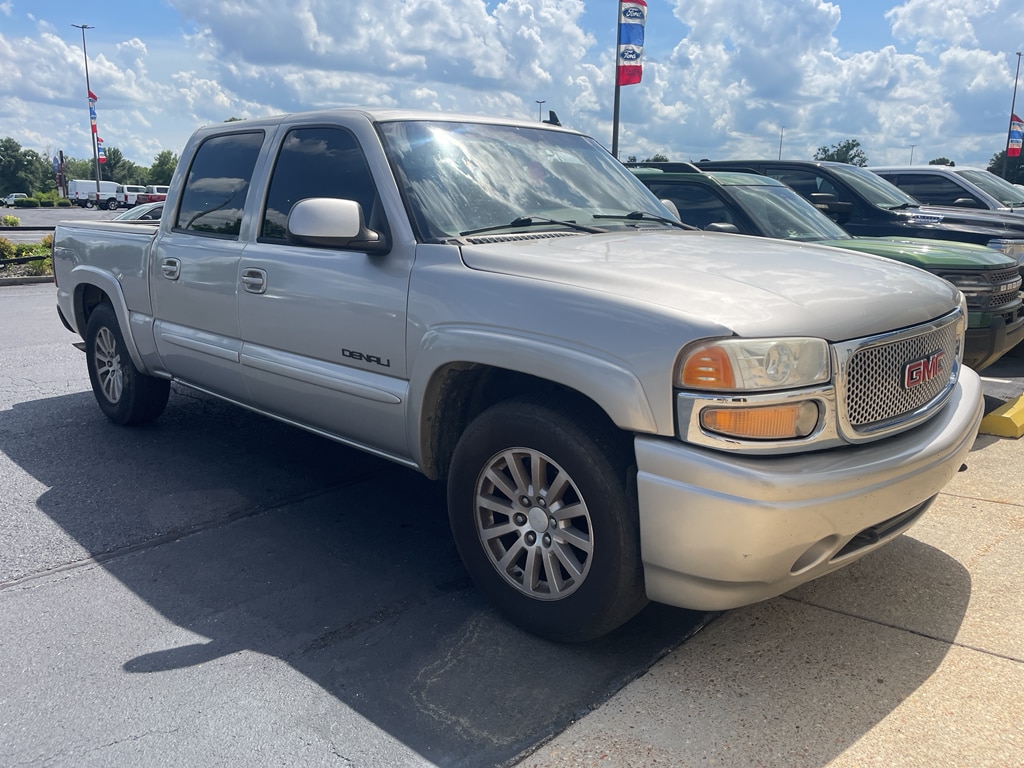 2006 GMC Sierra 4WD Crew Cab Short Box's photo