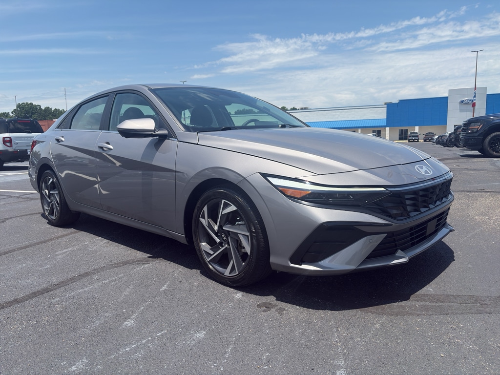 Used 2024 Hyundai Elantra Limited Sedan