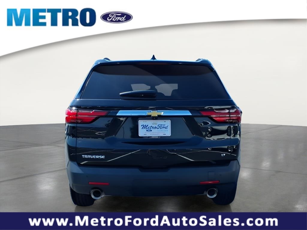 Used 2022 Chevrolet Traverse LT Cloth SUV