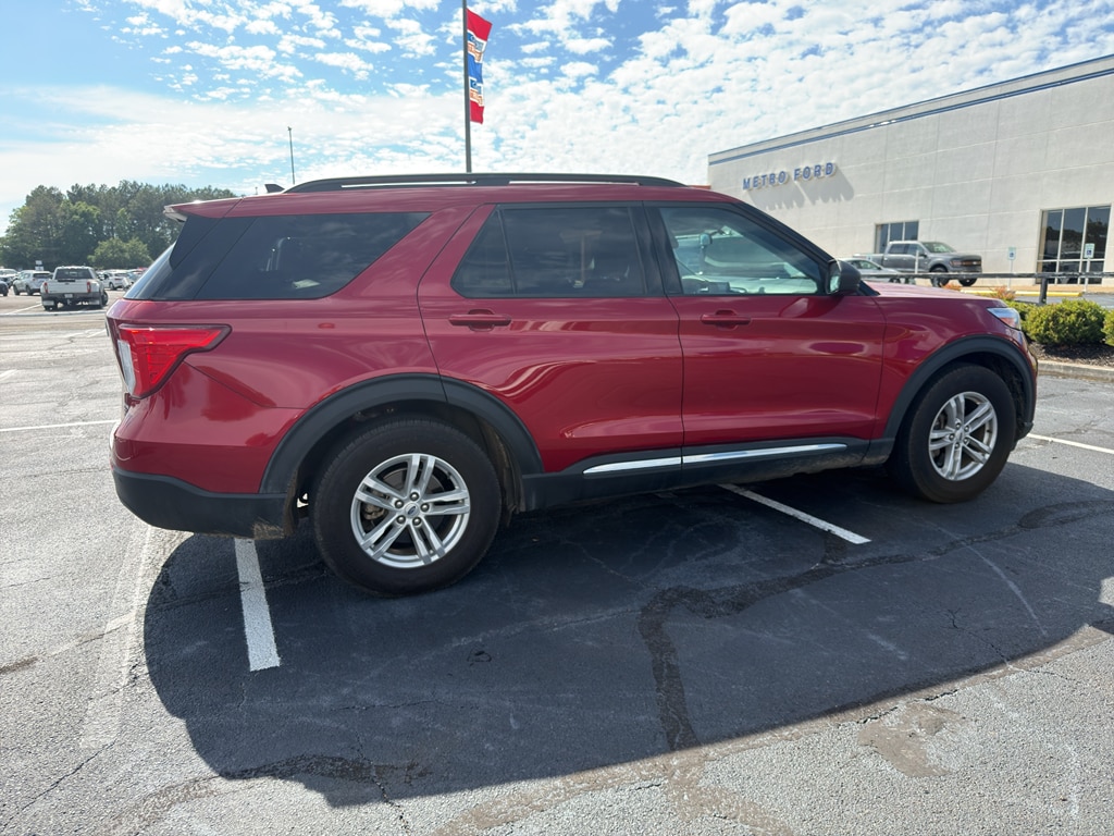 2022 Ford Explorer XLT RWD's photo