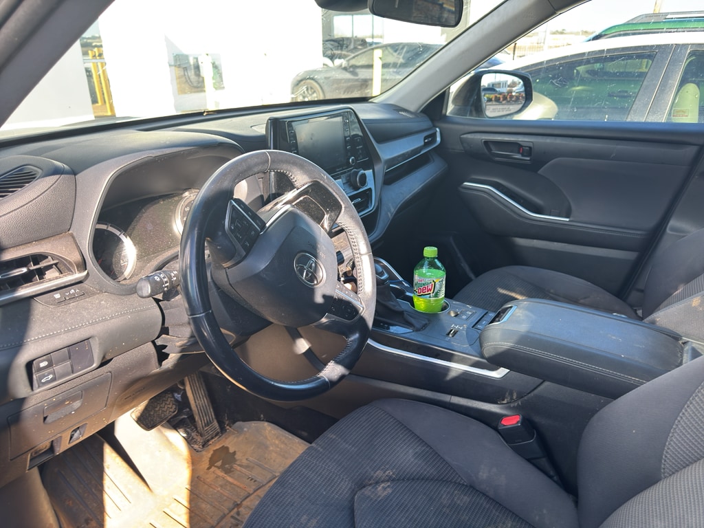 2020 Toyota Highlander LE