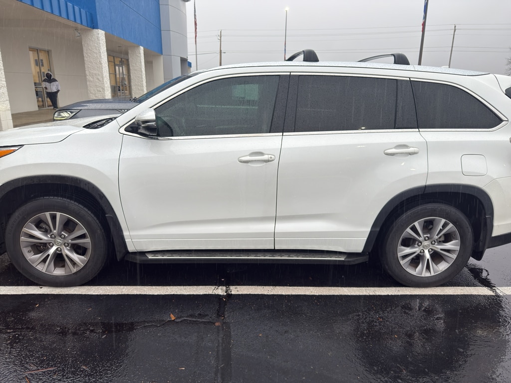 Used 2015 Toyota Highlander XLE Sport Utility