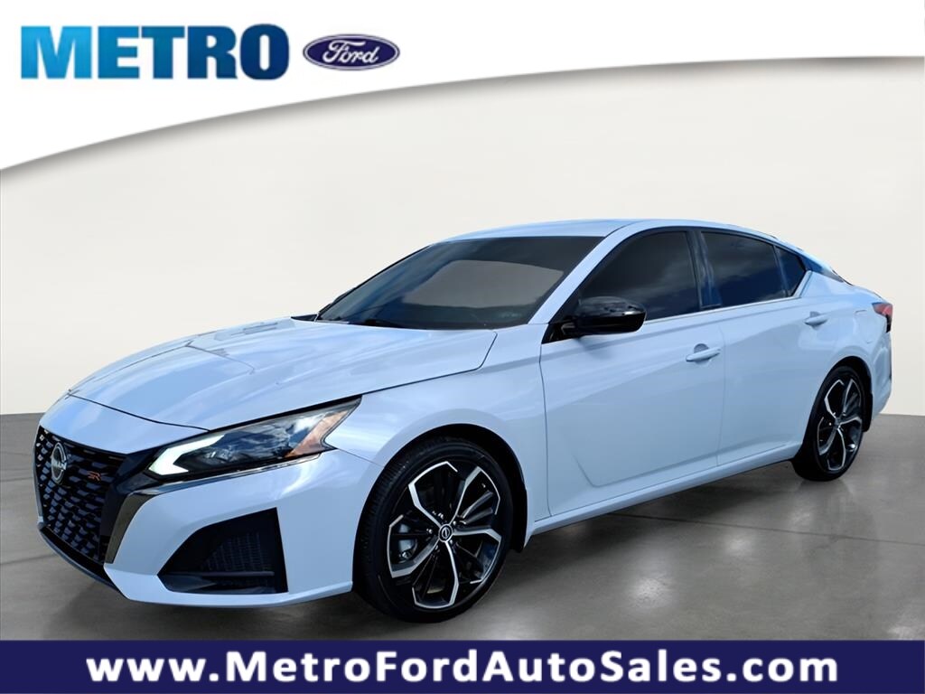 Used 2023 Nissan Altima 2.5 SR Sedan