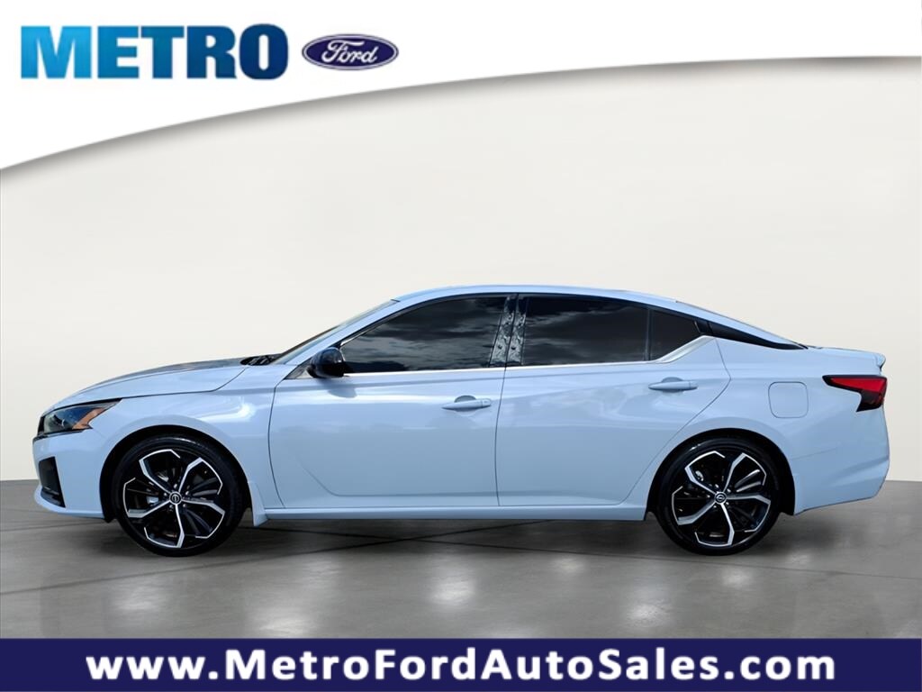 Used 2023 Nissan Altima 2.5 SR Sedan