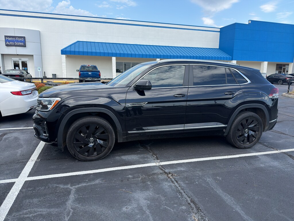 Used 2024 Volkswagen Atlas Cross Sport 2.0T SEL R-Line Sport Utility