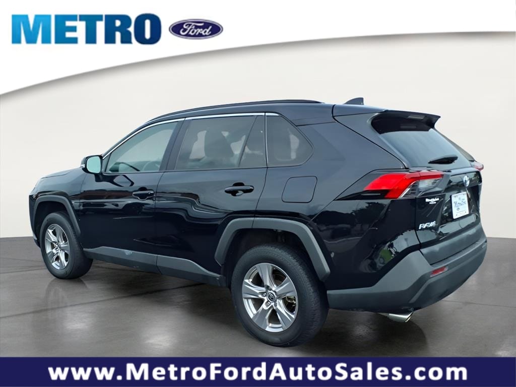 Used 2022 Toyota RAV4 XLE SUV