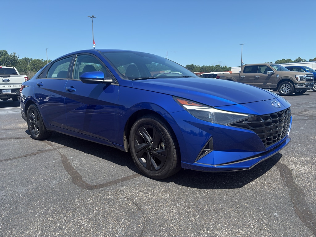 Used 2023 Hyundai Elantra SEL Sedan