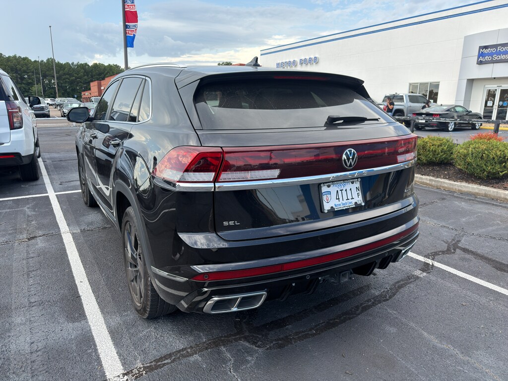 Used 2024 Volkswagen Atlas Cross Sport 2.0T SEL R-Line Sport Utility