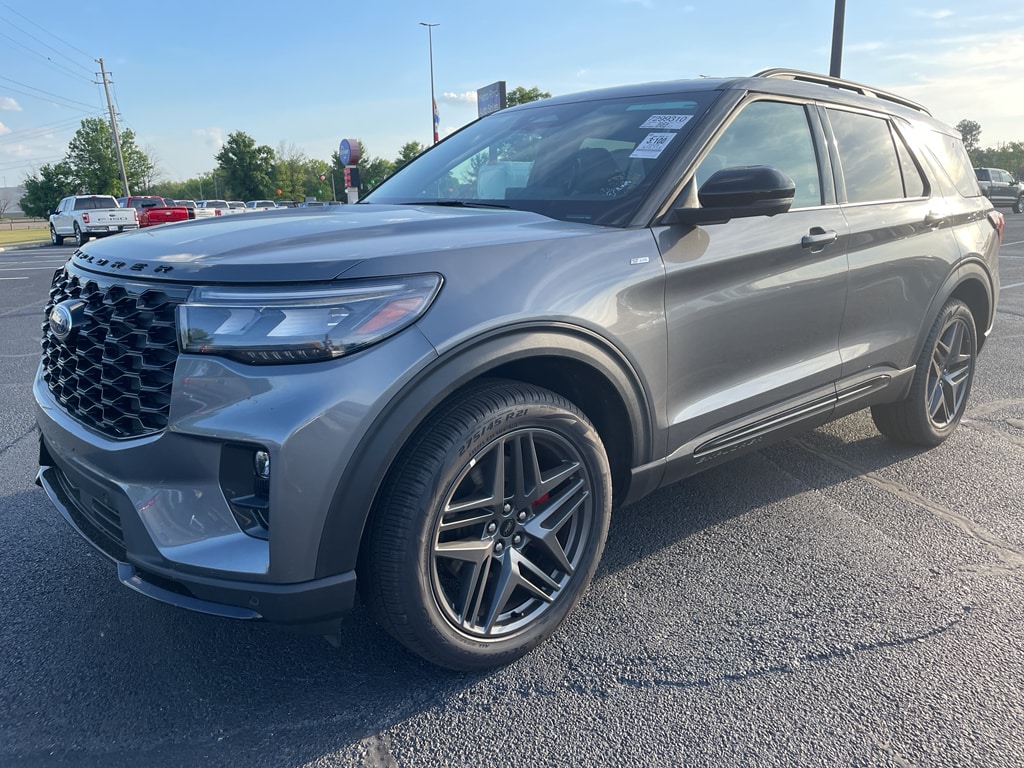 2025 Ford Explorer ST-LINE 4WD (PL535)'s photo