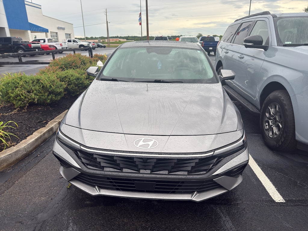 Used 2024 Hyundai Elantra Limited Sedan