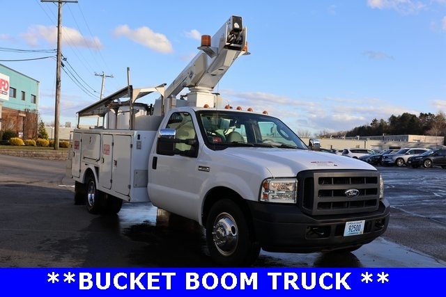 2006 Ford F-350 Chassis Truck Regular Cab 