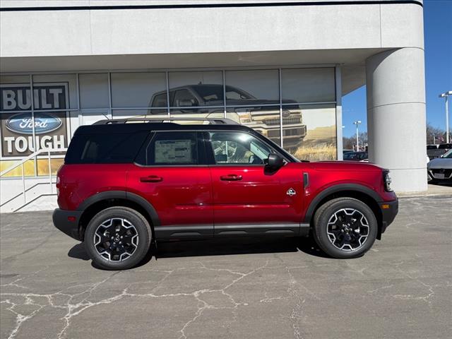 2025 Ford Bronco Sport Outer Banks photo 2