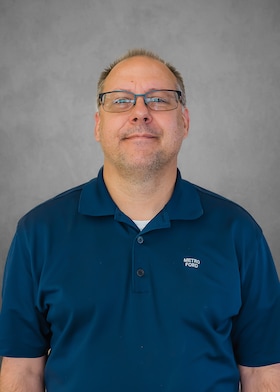 Staff member Dan Gleich from ID_ec36872e5436