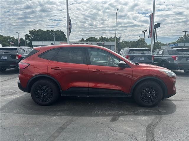 Used 2020 Ford Escape SE with VIN 1FMCU9BZXLUB13724 for sale in Kansas City