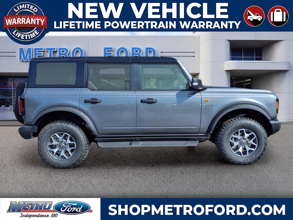 2025 Ford Bronco Badlands photo 2