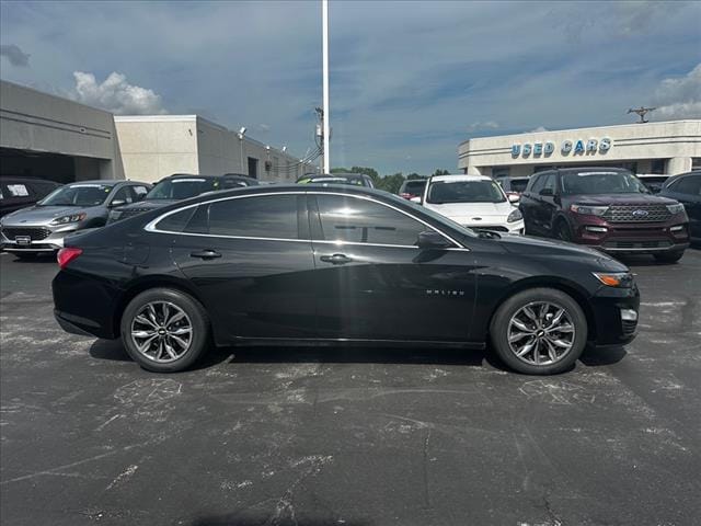 Used 2021 Chevrolet Malibu 1LT with VIN 1G1ZD5ST6MF069481 for sale in Kansas City