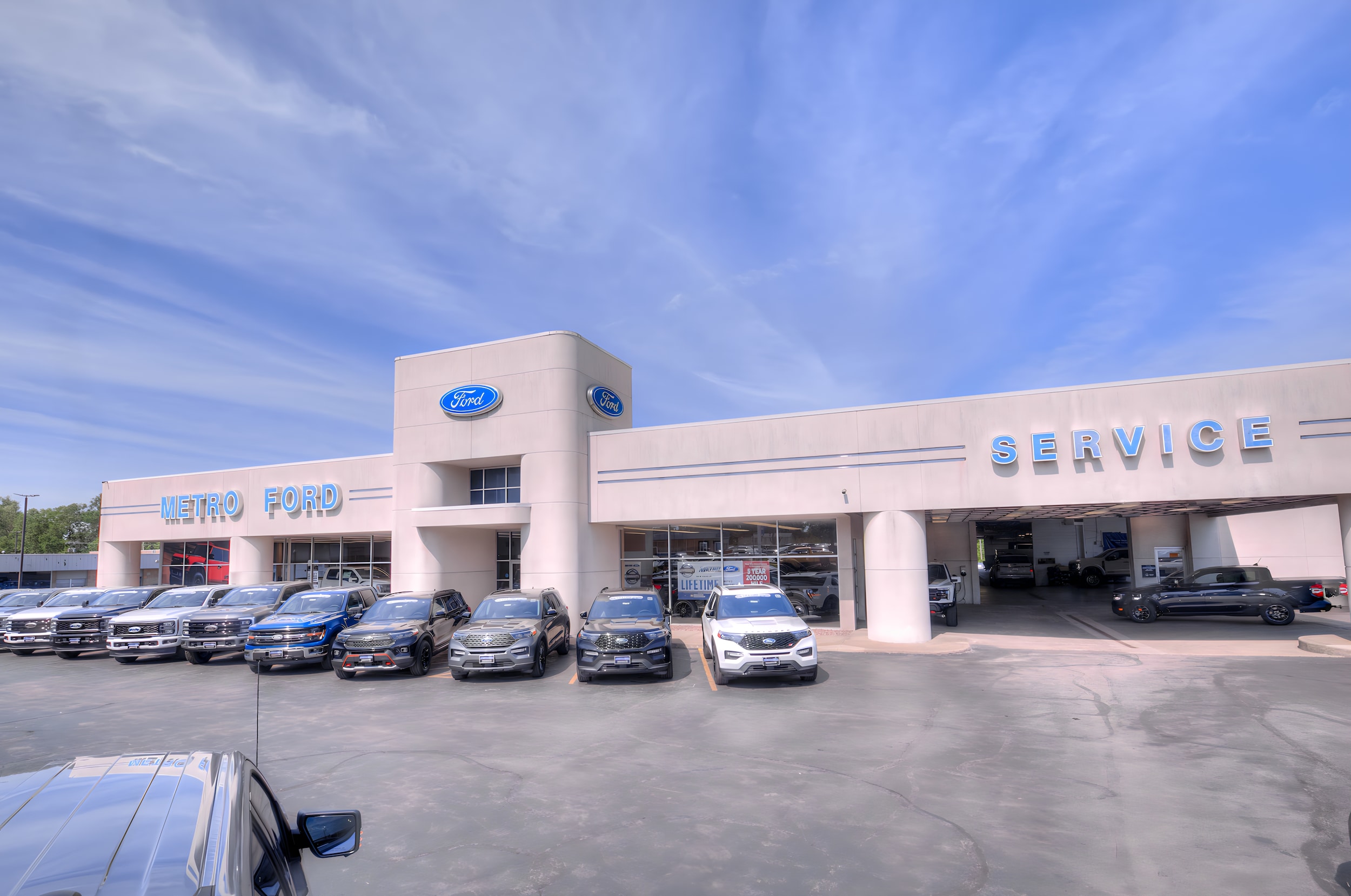 Metro Ford Independence - 2860 S NOLAND RD INDEPENDENCE, MO 64055
