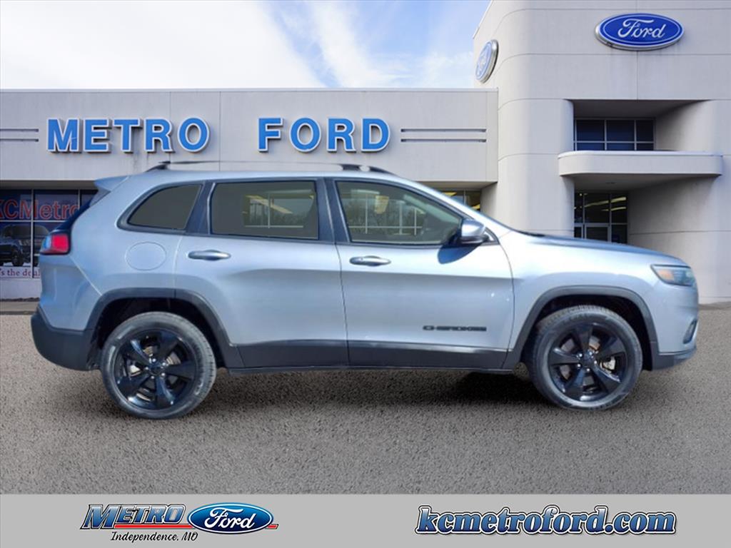 Used 2019 Jeep Cherokee Altitude with VIN 1C4PJLLB7KD285558 for sale in Kansas City