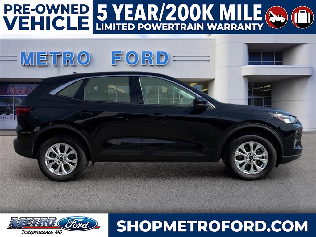 Used 2023 Ford Escape Active with VIN 1FMCU9GN5PUA30424 for sale in Kansas City