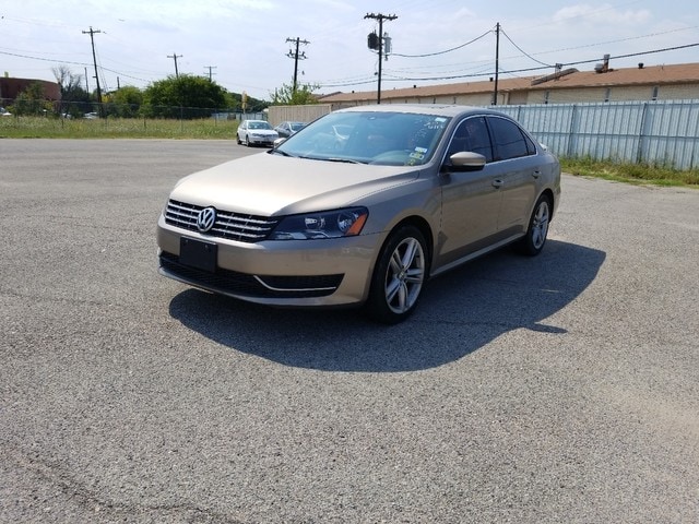 2015 Volkswagen Passat SE's photo