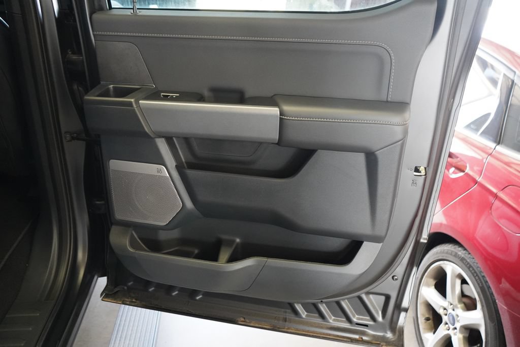 2025 Ford F-150 XLT - Photo 25