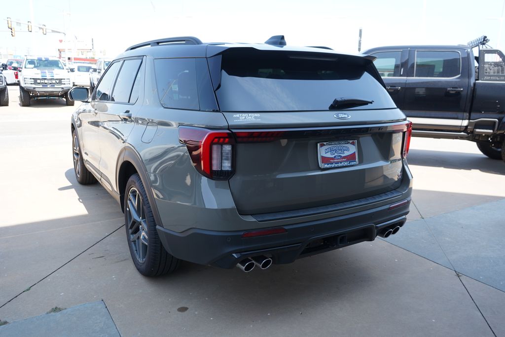 2026 Ford Explorer ST - Photo 8