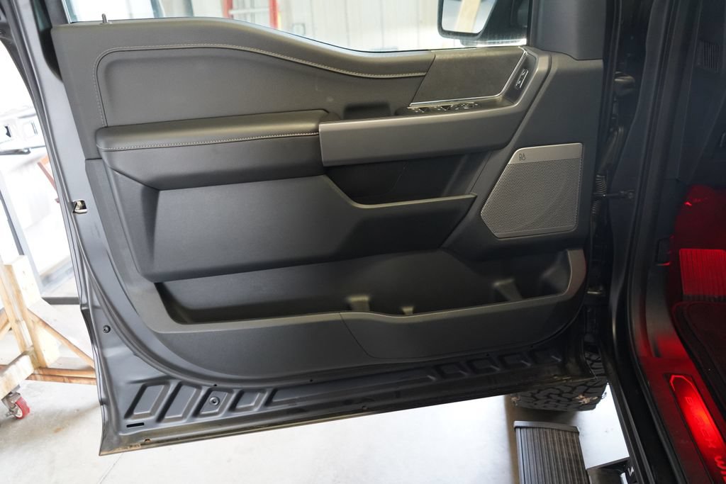 2025 Ford F-150 XLT - Photo 17