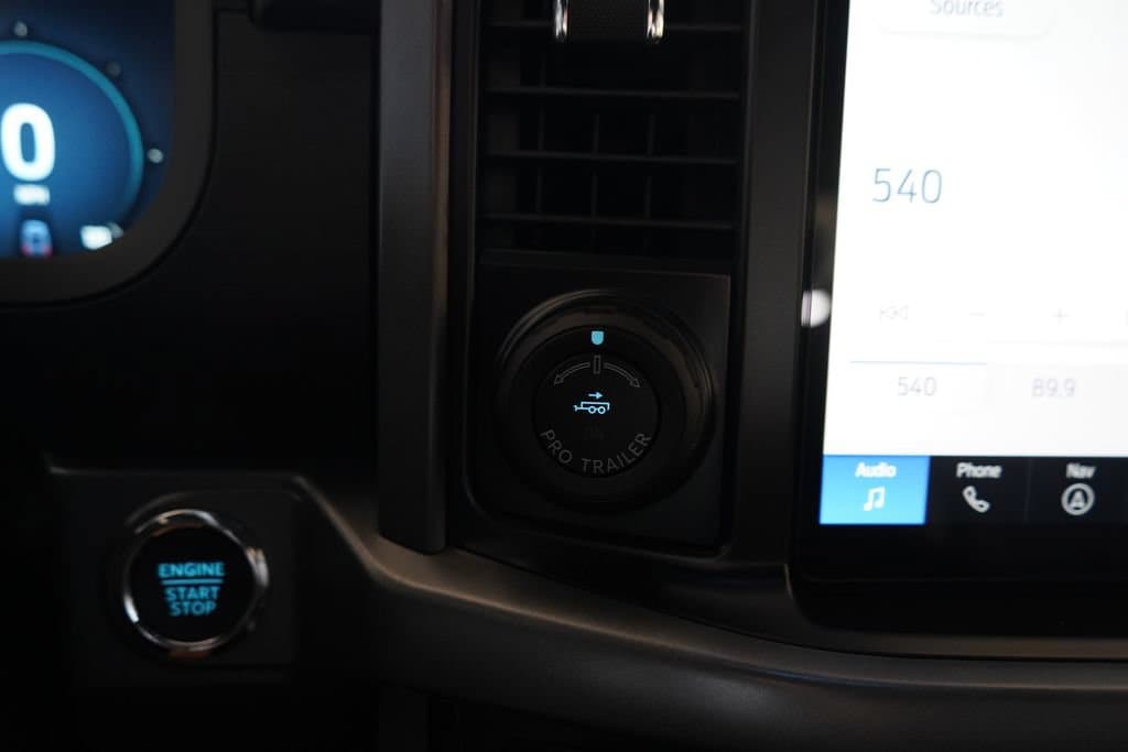 2025 Ford F-150 XLT - Photo 39