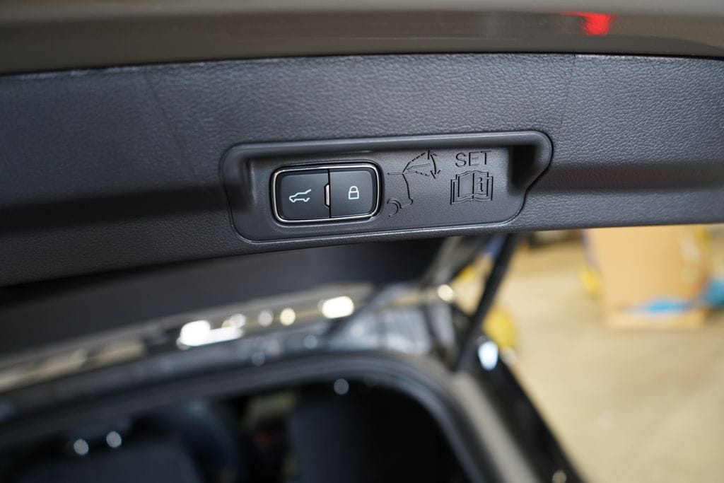 2026 Ford Explorer ST - Photo 24