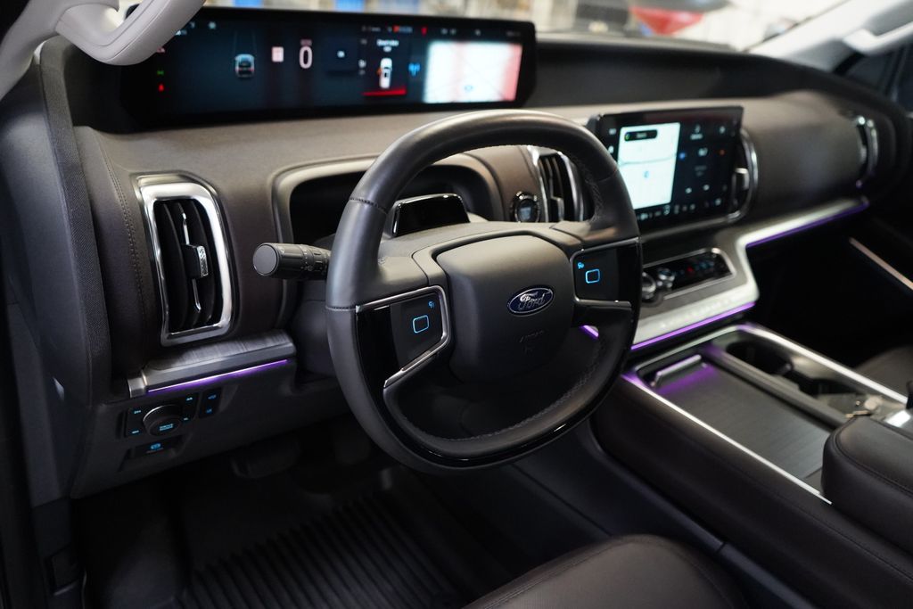 2025 Ford Expedition Platinum - Photo 14